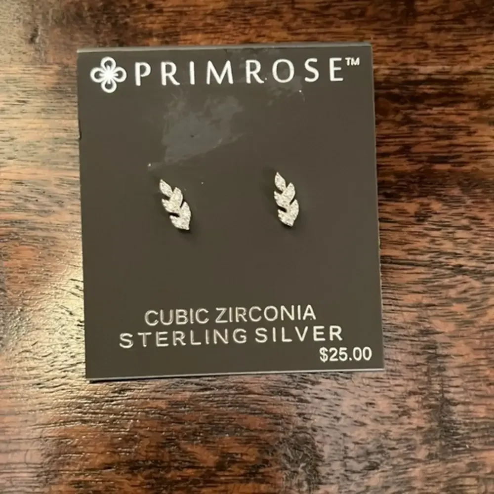 Primrose Cubic Zirconia Sterling Silver Petite Leaf Earrings 🍃